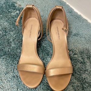 Banana Republic champagne colored heels